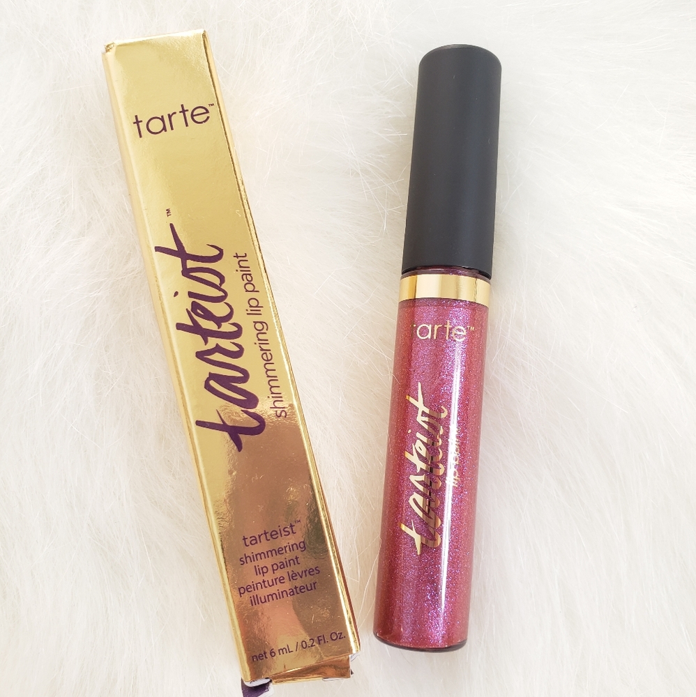 Shimmering lip paint